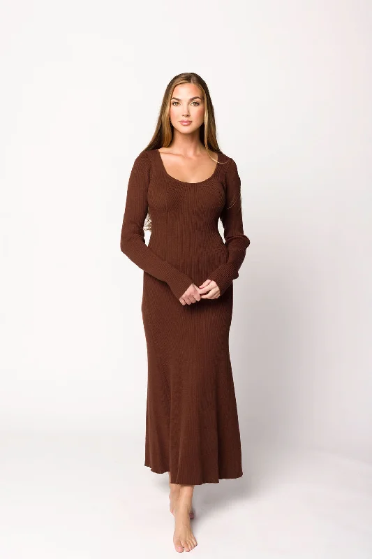 Alison Knit Sweater Maxi Dress in Chestnut