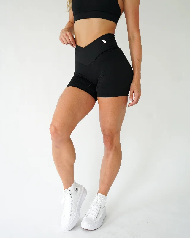 Classic Items Impact V-Waist Biker Shorts 6” - Black