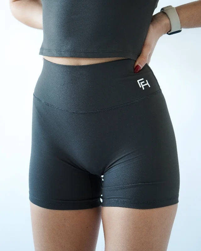 Effortless Style Performance Biker Shorts 6” - Iron